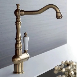 Gessi Armaturen und Seifenspender Gessi