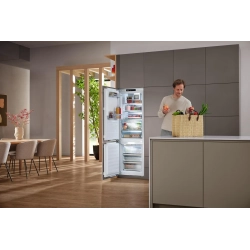 Miele -KFN 7795 C-Bandung (Türanschlag): rechts, links